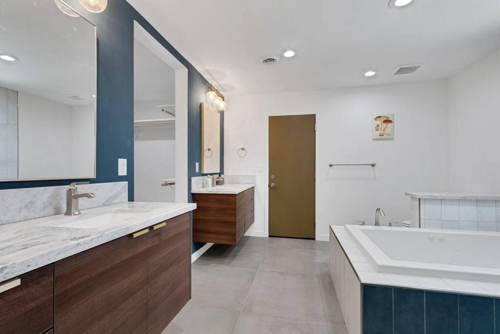 Prime Location! Hidden Oasis 4 Bedroom 10 Min To Strip Ferienhaus Las Vegas