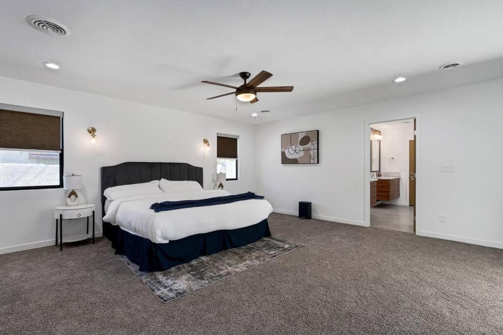 Ferienhaus Prime Location! Hidden Oasis 4 Bedroom 10 Min To Strip *
